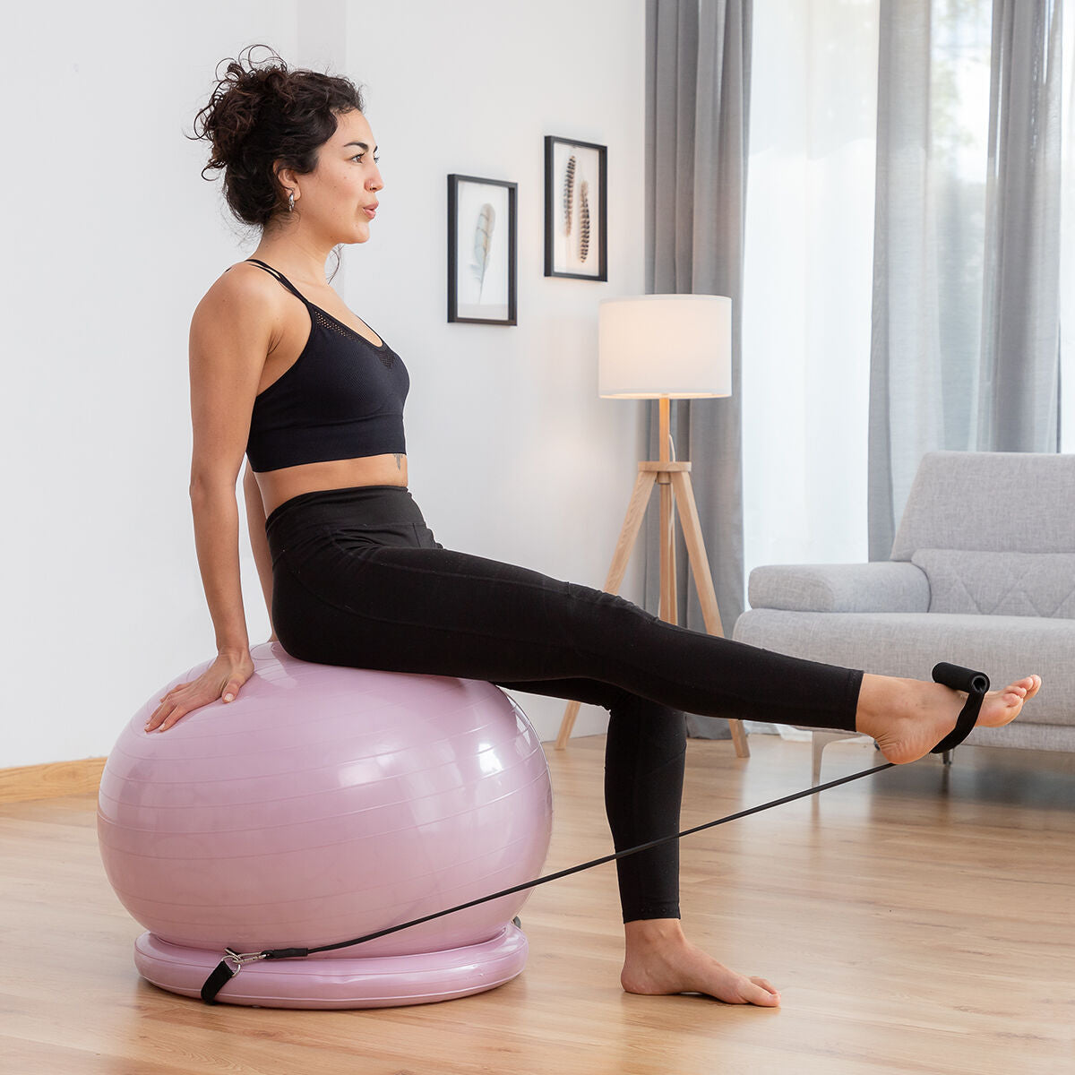 Pelota de yoga con anillo de estabilidad y bandas de resistencia