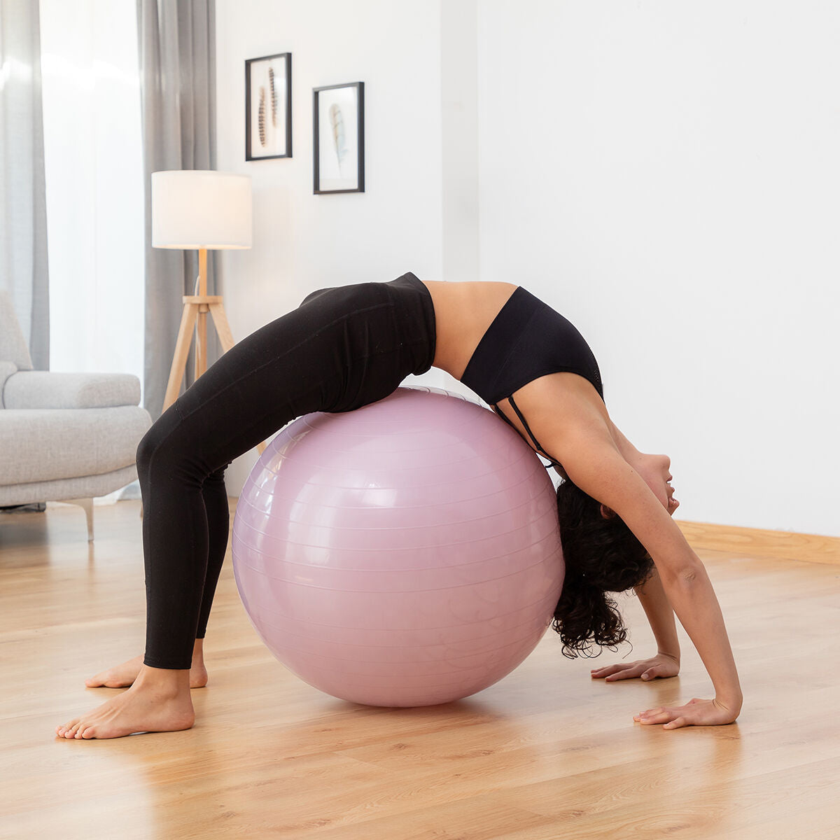 Pelota de yoga con anillo de estabilidad y bandas de resistencia